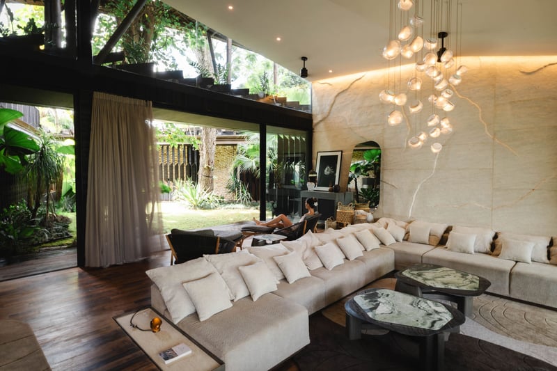 Lost Villa | Award-Winning Estate + 5-Star Staff 24