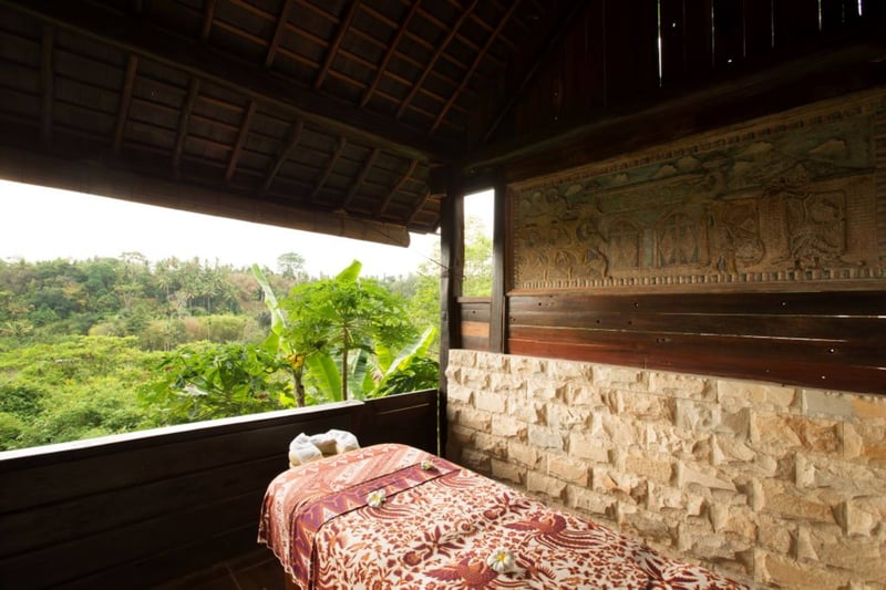 Kamaniiya River Villa Sayan 16