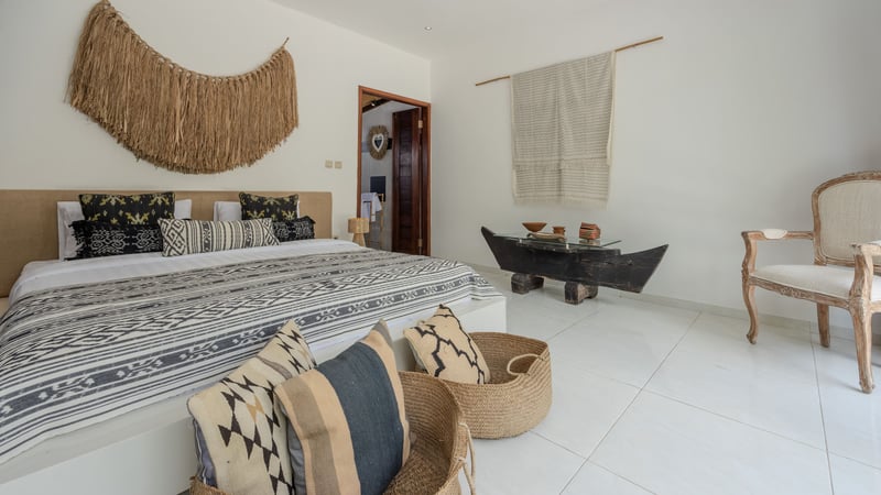 XL Tropical Estate • 4BR • Quiet • Next to POI 19