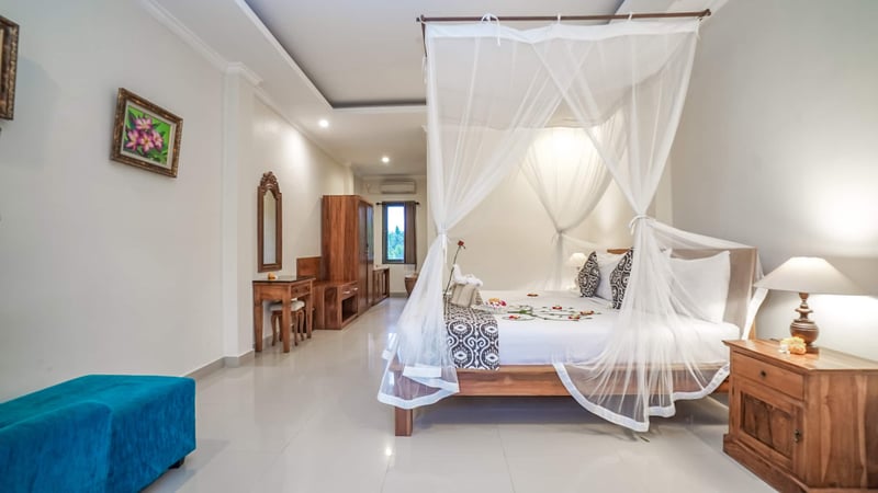 6 Bedroom villa with rice field view 14
