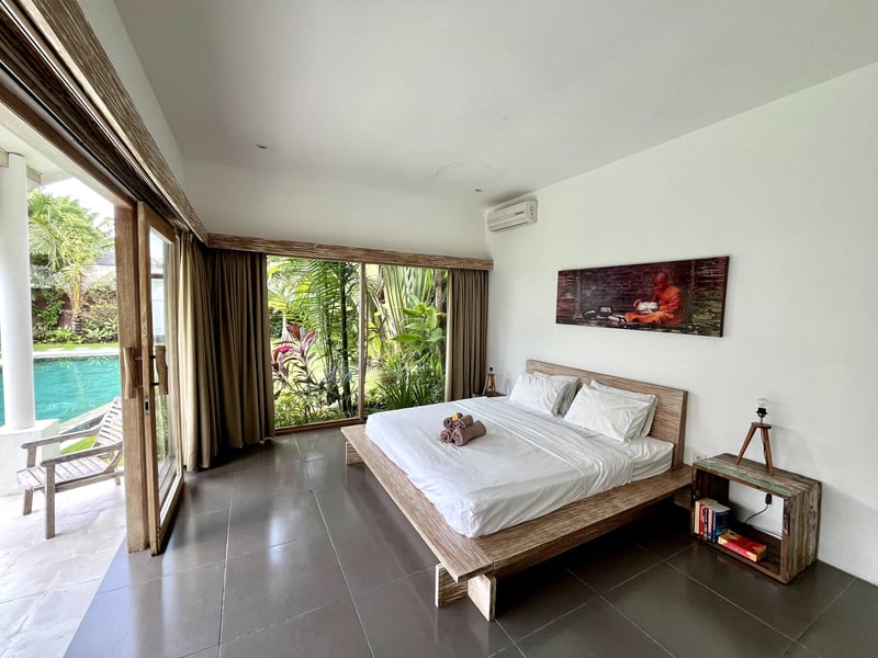 Huge 20m Private Pool / Balinese Style Villa 24