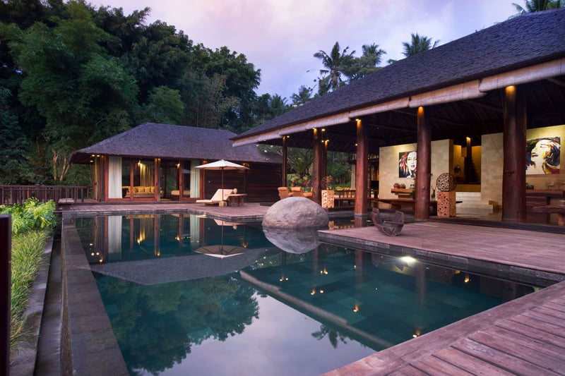 Kamaniiya River Villa Sayan 1