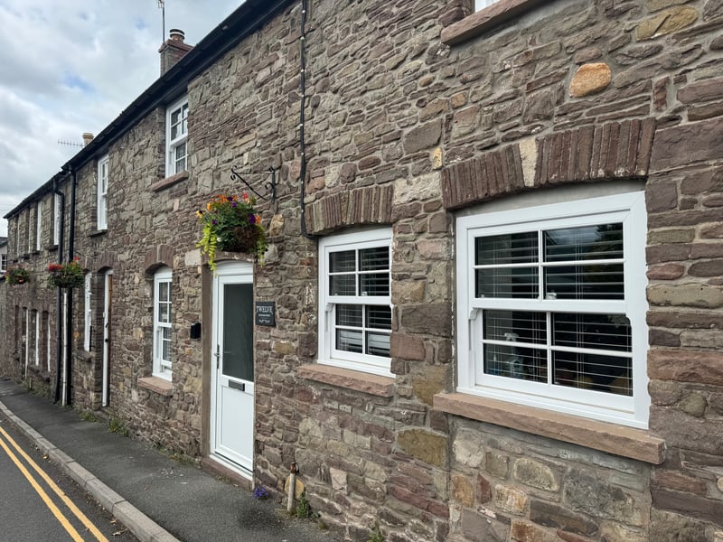 12 Crickhowell Cottages, Town Centre Location 31