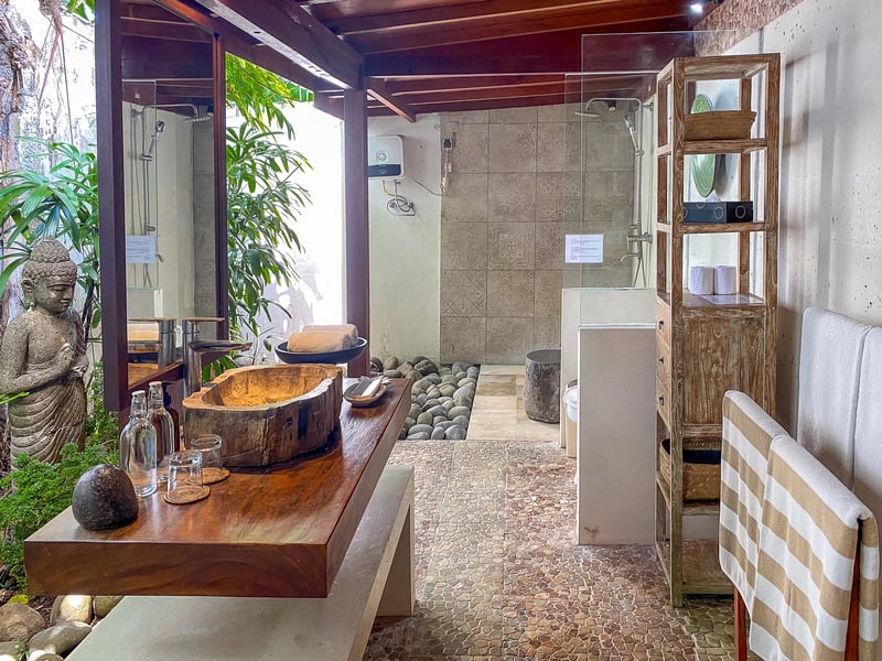 XL Tropical Estate • 4BR • Quiet • Next to POI 32