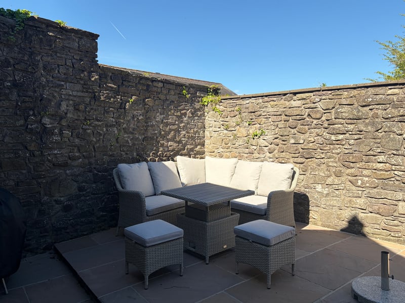 10 Crickhowell Cottages, Town Centre Location 28