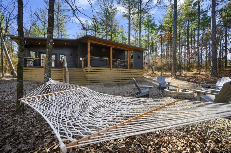 Romantic, Spacious, Modern Cabin — photo 5