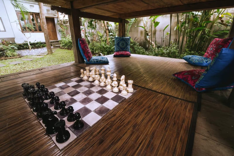 Villa Toya. Central, leafy retreat, sleeps 10 34