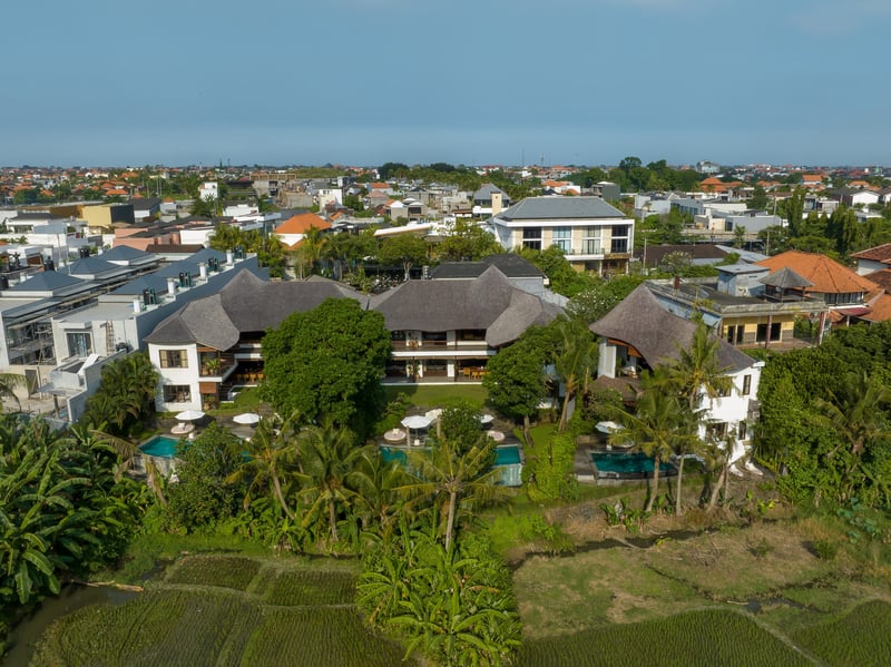 Yuka : Tropical Sunset Escape – 3BR Canggu Villa 32