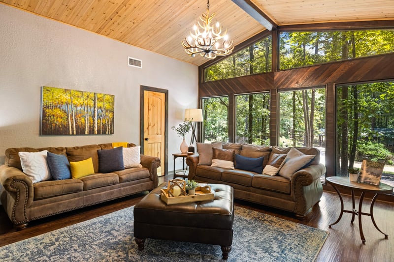 Ideal Location Cabin — photo 2