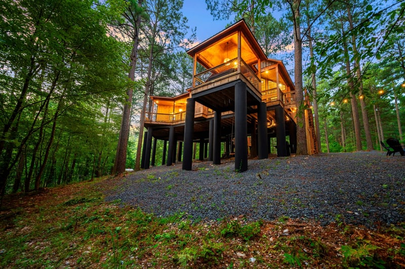 Wildberry Treehouse (Berry Creek Cabins) — photo 4