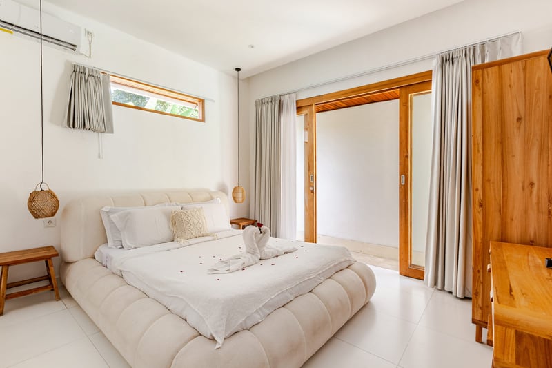 Chic 3BR Pool Villa • Canggu • Walk to Reload Gym 40