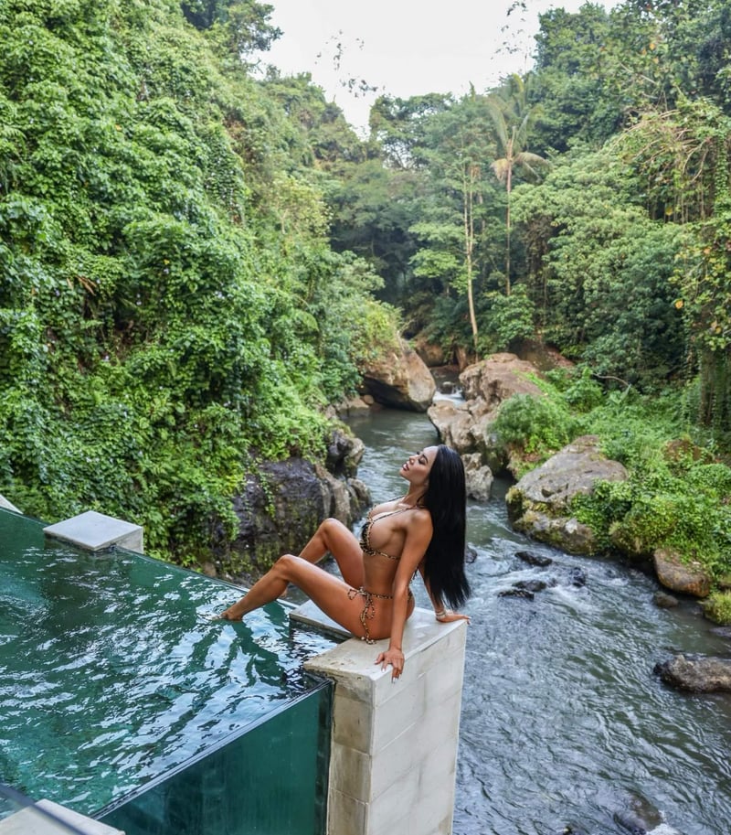 Hideout Jungle/River Villa @ VillaCellaBella 7