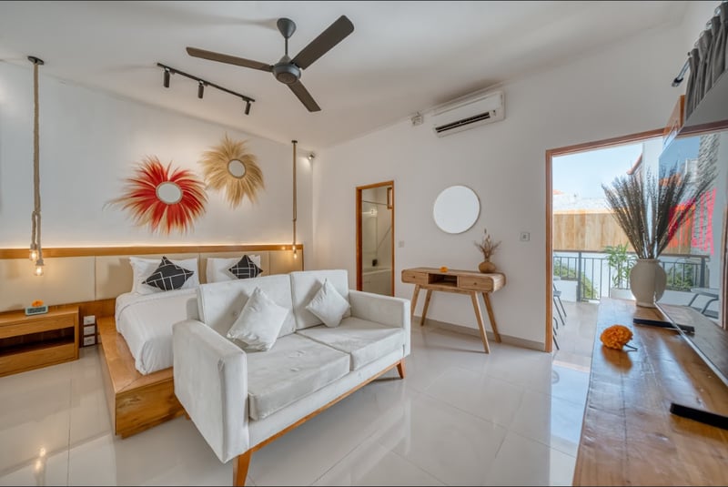 Holy's Villa 11