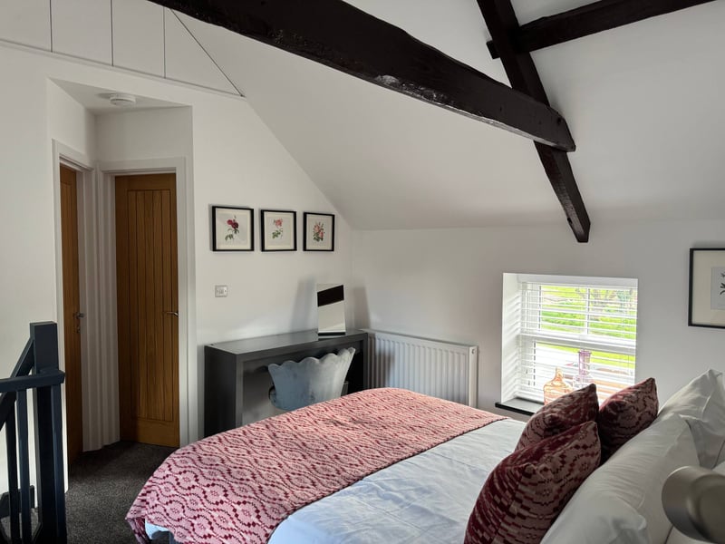 12 Crickhowell Cottages, Town Centre Location 20
