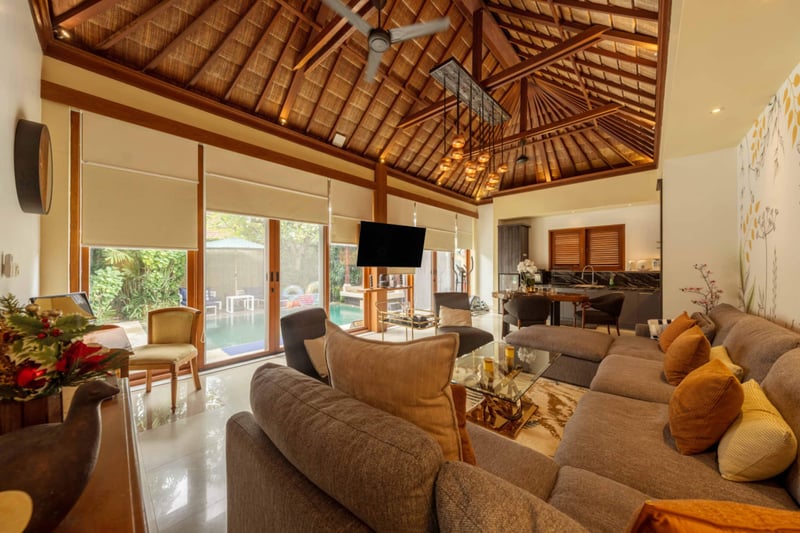Ultra Deluxe Spa Villa, 5 min Beach, Seminyak 10