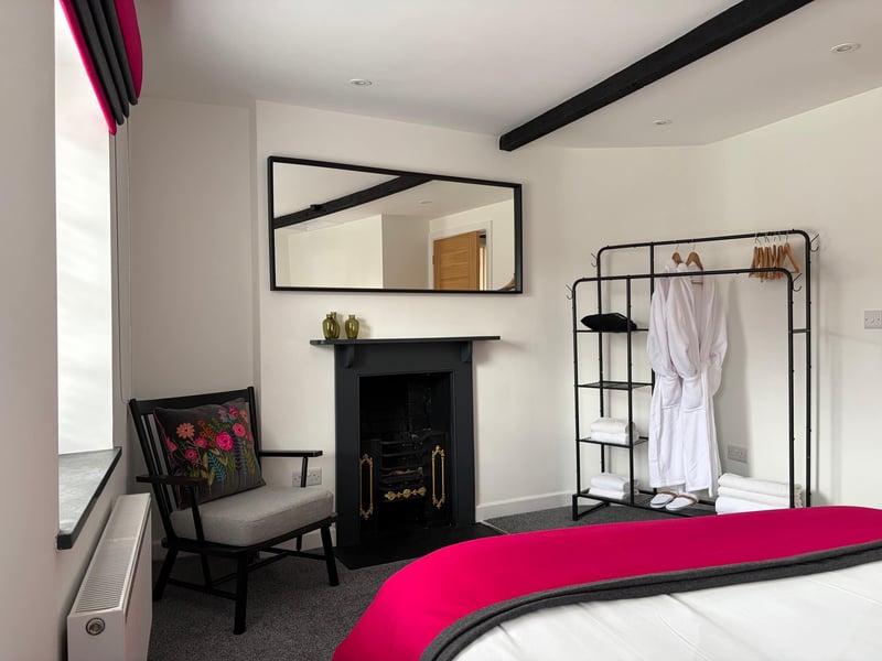 10 Crickhowell Cottages, Town Centre Location 31