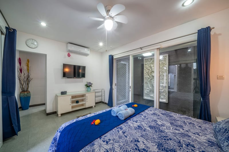3 Bedroom Private Pool Villa in Kuta! 13