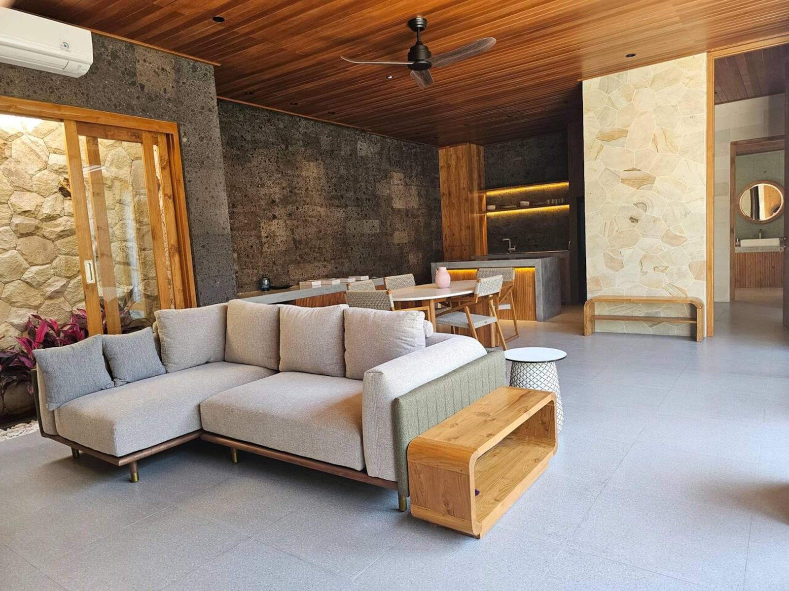 Luxury pool villa, Nusa Dua, Bali — photo 2