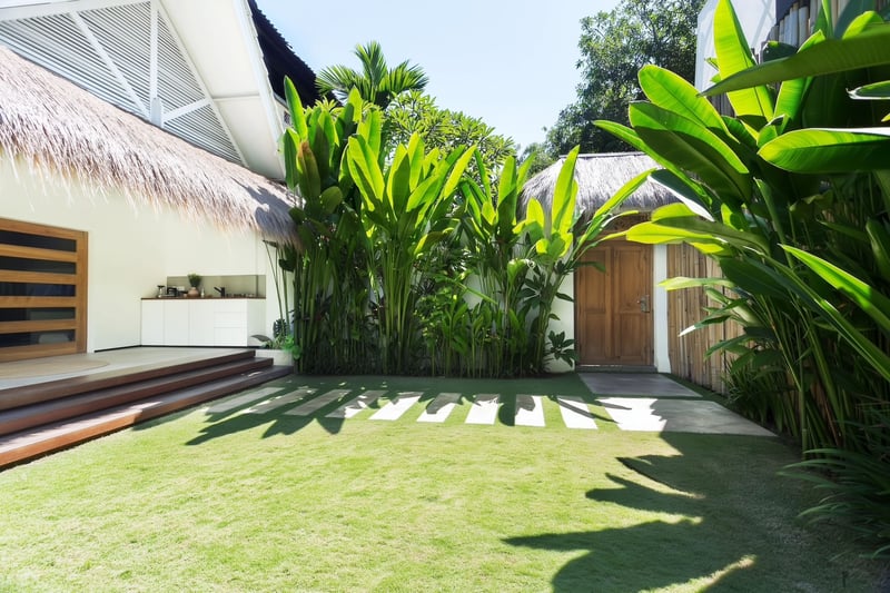 CONTEMPORARY POOL HOUSE - Seminyak — photo 4