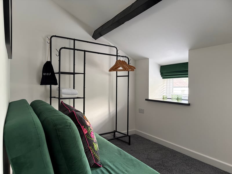 10 Crickhowell Cottages, Town Centre Location 38