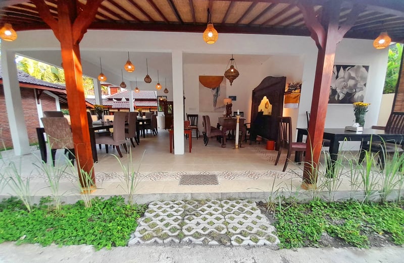 Deluxe Family Room 10