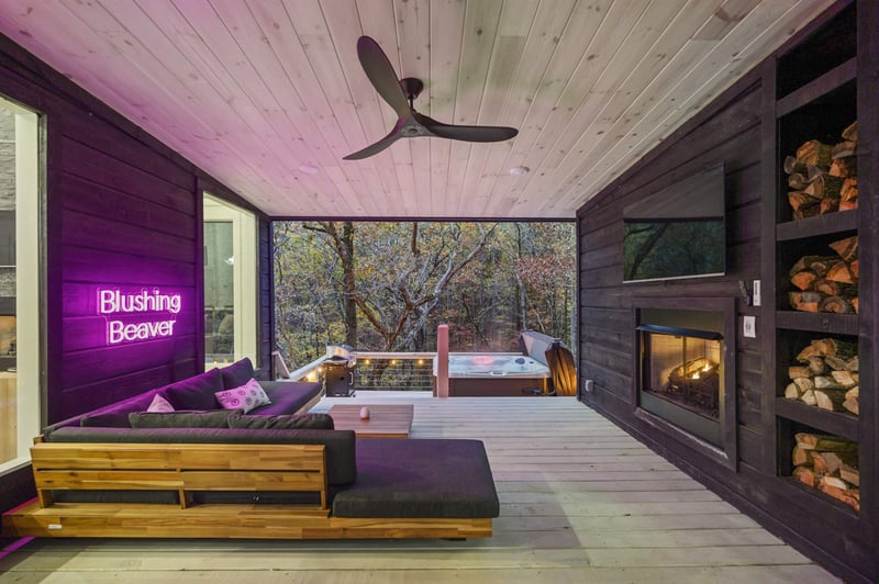 Sauna Hot Tub Creek Romantic Forest Cabin — photo 4