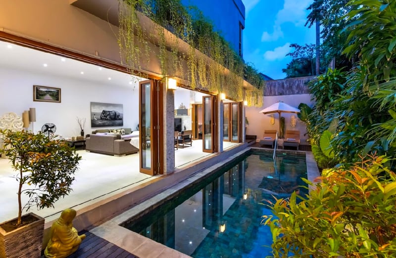 Villa Raffaela Legian-Stunning 5 star 4 Bed & Bath 29