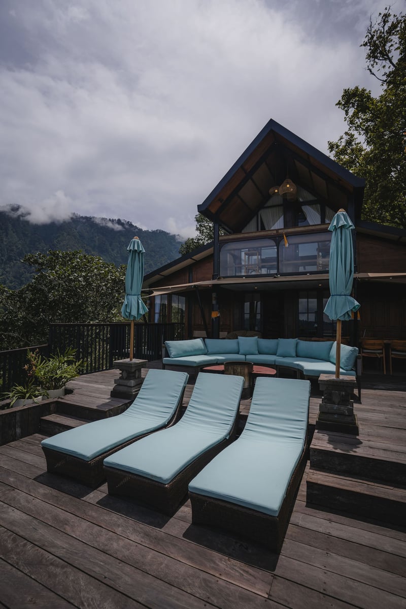 Cabin in the Clouds nestled in Bali's Mountains 37