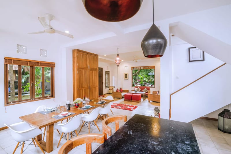 Villa Toya. Central, leafy retreat, sleeps 10 14