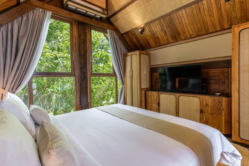 Cabin in the Clouds nestled in Bali's Mountains 16