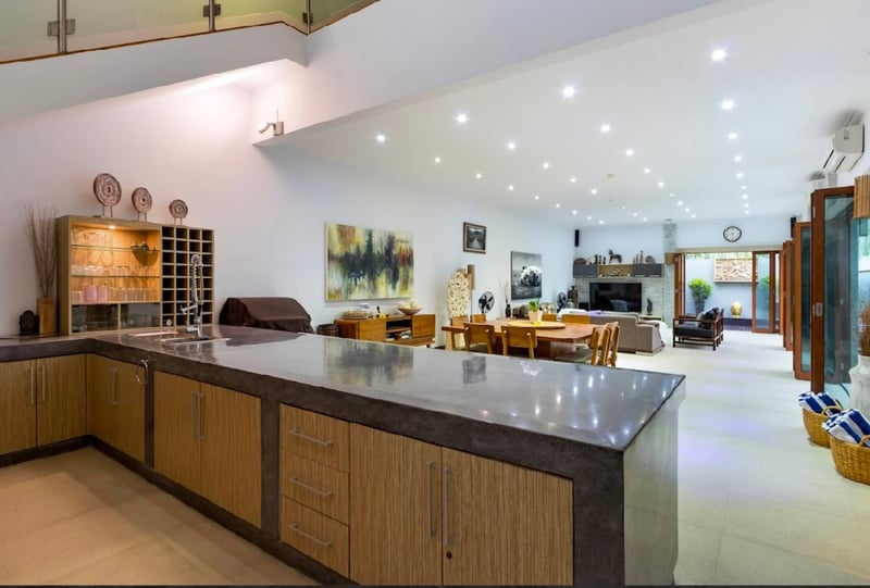 Villa Raffaela Legian-Stunning 5 star 4 Bed & Bath — photo 5