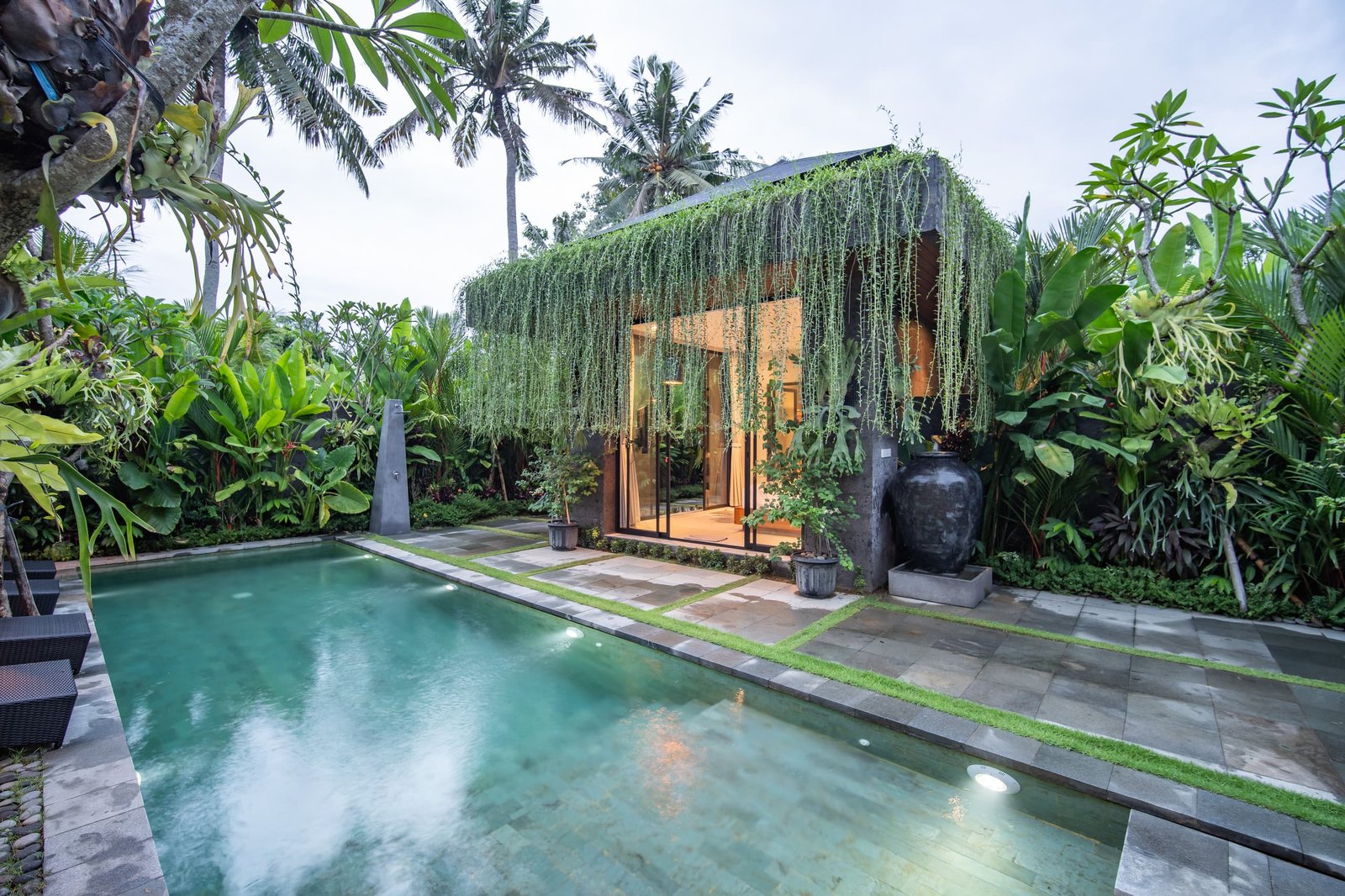 Kelapa Villa - Luxury 4 Bedroom Villa in Ubud — photo 2