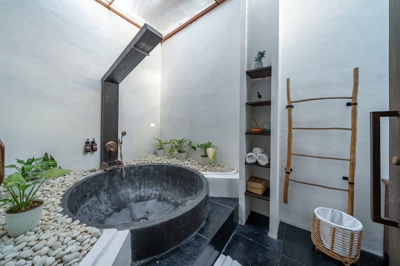 Yuka : Tropical Sunset Escape – 3BR Canggu Villa 31