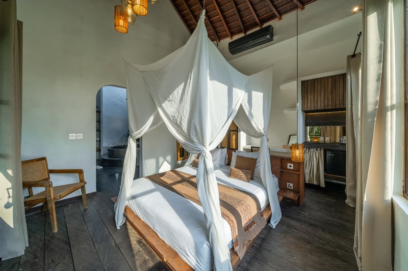 Yuka : Tropical Sunset Escape – 3BR Canggu Villa 15