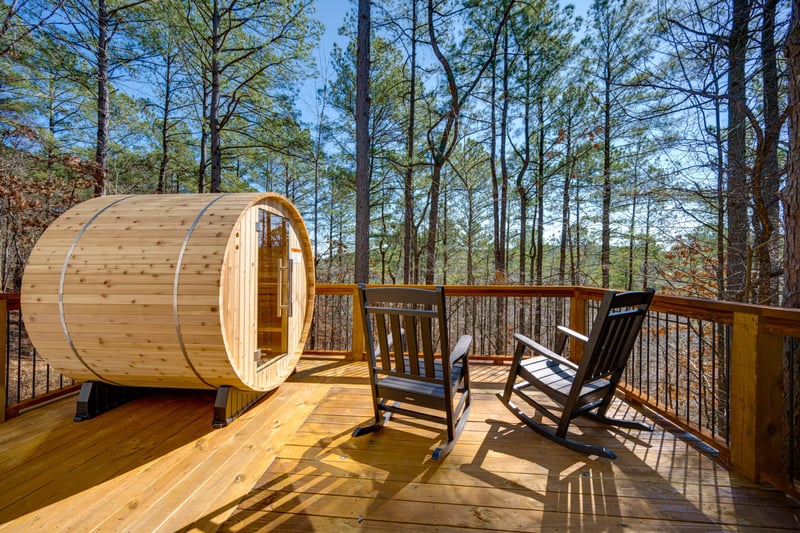 Luxury Couples Cabin (Hot Tub, Sauna & Swing Bed) — photo 4