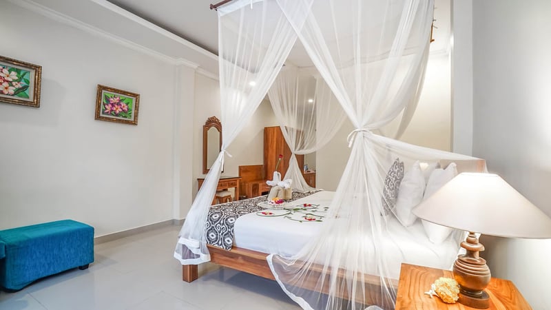 6 Bedroom villa with rice field view 13
