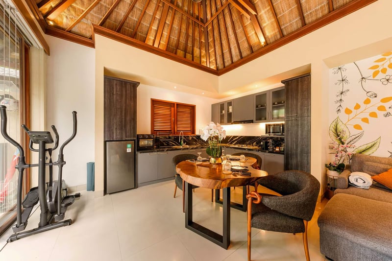 Ultra Deluxe Spa Villa, 5 min Beach, Seminyak 18