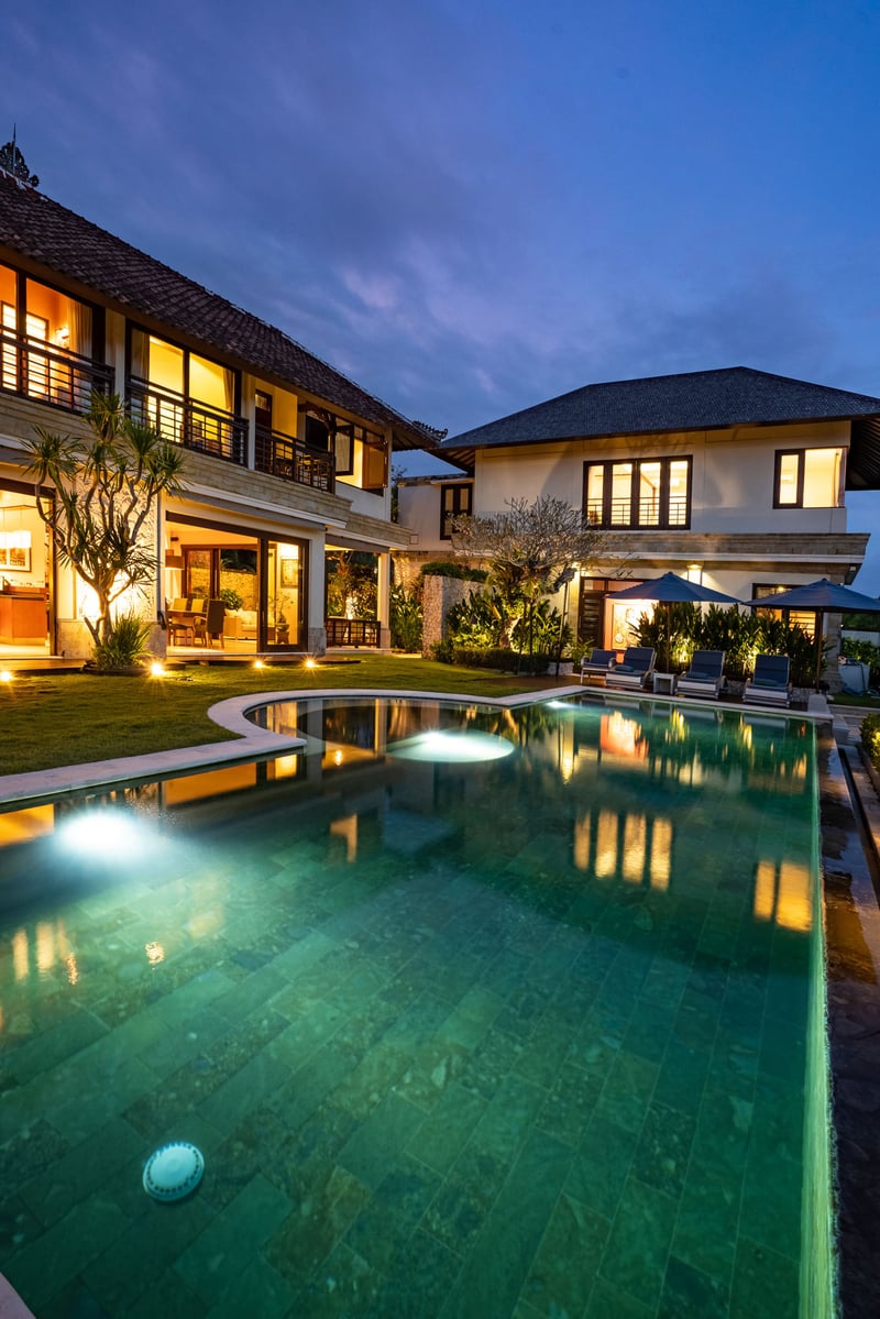 Immaculate 3-4BR Villa with Butler Service and Spa 13