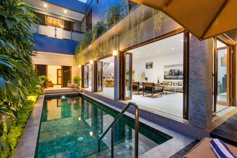 Villa Raffaela Legian-Stunning 5 star 4 Bed & Bath 1