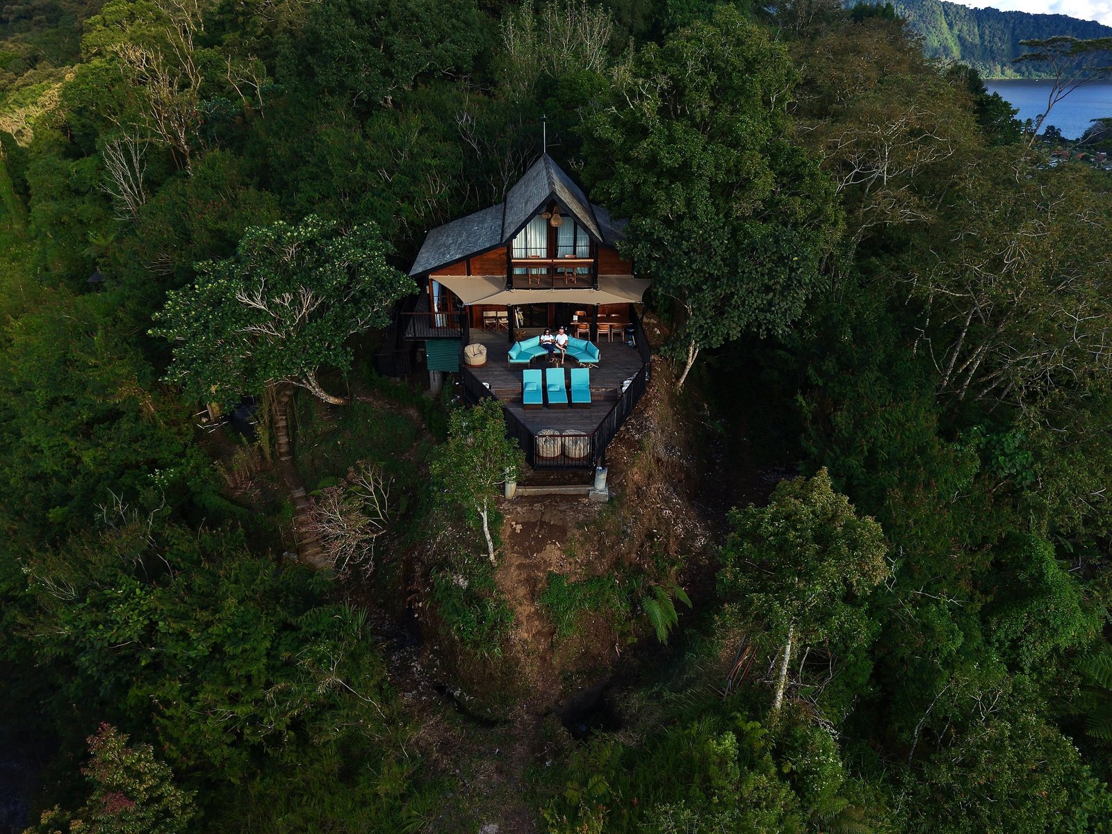 Cabin in the Clouds nestled in Bali's Mountains — photo 2
