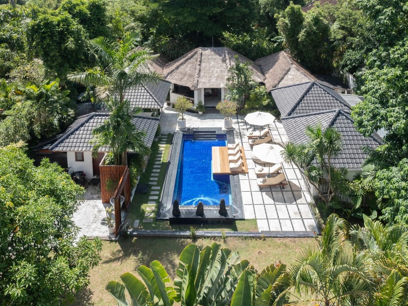 XL Tropical Estate • 4BR • Quiet • Next to POI 1