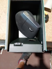 Ergonomická bezdrôtová myš Logitech MX Vertical, sivá – používaná, nekompletná (niektoré tlačidlá nefungujú; stav: pozri 2. obrázok) 2