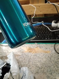 ion8 Rozsdamentes Acél Kulacs 600 ml Aqua, Szivárgásmentes Flip Fedél, Egykezes Nyitás — karcos és horpadt alj (állapot: lásd a 2. képet) 3