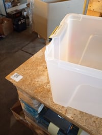 Cutie de depozitare cu capac Iris Ohyama BSB-50, 45L, set de 4 bucăți, transparentă, stivuibilă, cu mânere — 3 cutii au colțurile rupte (stare: vezi a 2-a fotografie) 4
