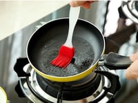 Weber Grillkészlet: 6 Rozsdamentes Acél Nyárs és 2 Szilikon Olajecset BBQ-hoz 3