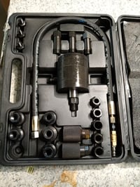 Set pneumatic Aisny pentru extragerea injectoarelor diesel cu 18 adaptoare (lipsește 1 buc.) — lipsește 1 adaptor din 19 (stare: vezi imaginea 2) 2
