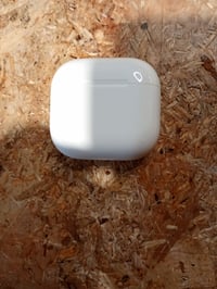 Apple AirPods 4 vezeték nélküli fülhallgató aktív zajszűréssel, USB-C töltőtokkal — töltőkábel nélkül (állapot: lásd a 2. képet) 2
