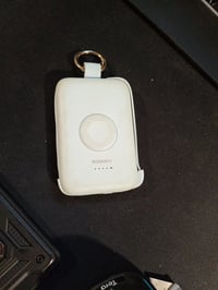 RORRY CharmGo Powerbank 10000 mAh, 20W, ugrađeni USB-C i Lightning kabel — neispravan, za dijelove: powerbank se ne puni (stanje: vidi drugu sliku) 2