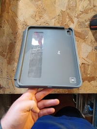 Puzdro s klávesnicou Logitech Rugged Folio pre iPad 10. generácie, rozloženie QWERTZ, grafitovo sivá farba 4
