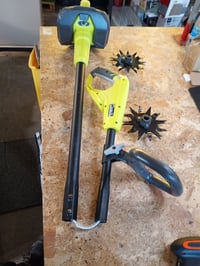 RYOBI RY18CVA-0 18V ONE+ Akumulatorski kultivator — za dijelove / popravak: jako istrošen, oštećen i nepotpun (stanje: vidi 2. sliku) 2
